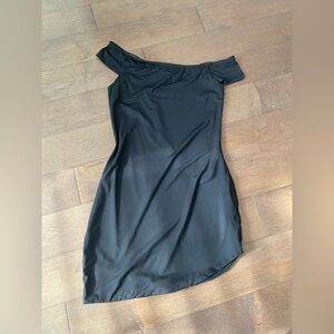 Edikted Black One-Shoulder Dress